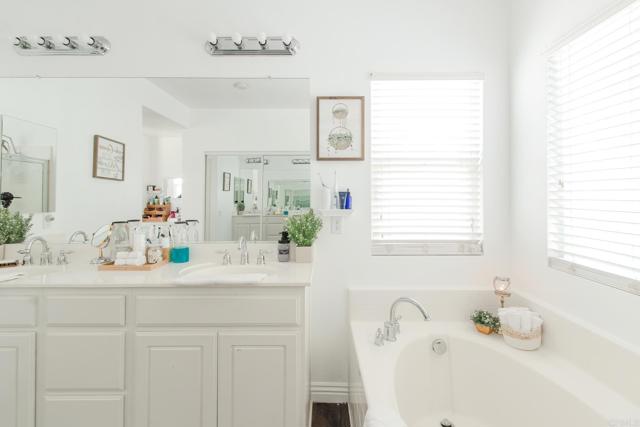 2127 Roanoke Street, San Jacinto CA: https://media.crmls.org/mediaz/32b27255-59a3-4f92-8318-3a4e9a9dcae7.jpg