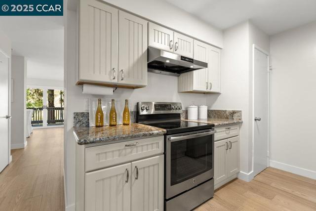 412 Woodminster, Moraga CA: https://media.crmls.org/mediaz/32b2f24e-1bd7-4b50-a413-47708e334514.jpg