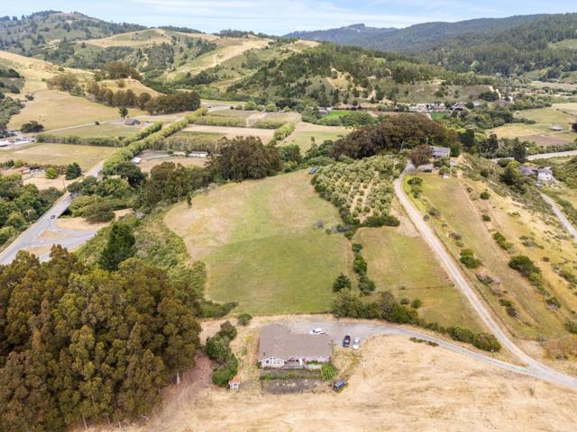 5677 Cloverdale Road, Pescadero CA: https://media.crmls.org/mediaz/32b36e85-6f3e-4bcb-ae10-86ff91257d71.jpg