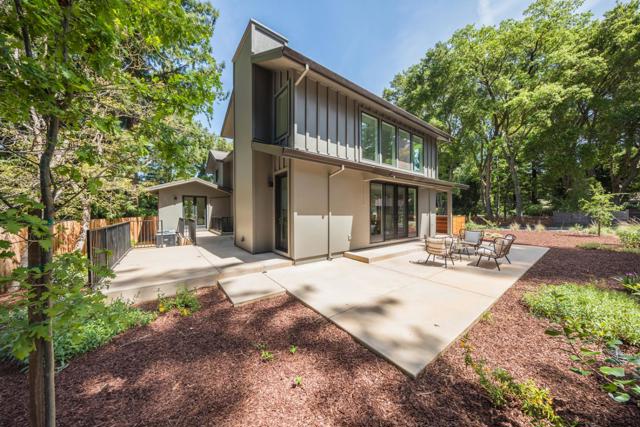 846 Portola Road, Portola Valley CA: https://media.crmls.org/mediaz/32b43f31-0e5c-4de8-9b4b-e9cccac3f1cc.jpg