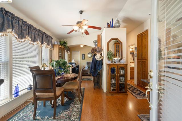 Image 29 of 41 For 2992 Buckboard Rd