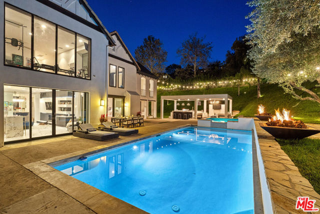 3801 Prado Del Trigo, Calabasas CA: https://media.crmls.org/mediaz/32b4a5c3-78a9-47bb-945f-50a18738fae9.jpg