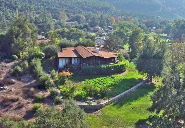 32423 Womsi Rd, Pauma Valley CA: https://media.crmls.org/mediaz/32b4b8d4-78d9-4647-aba8-30d0d3eae7dd.jpg
