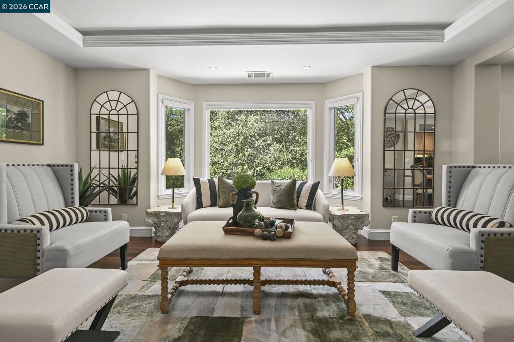 115 Moraga Way