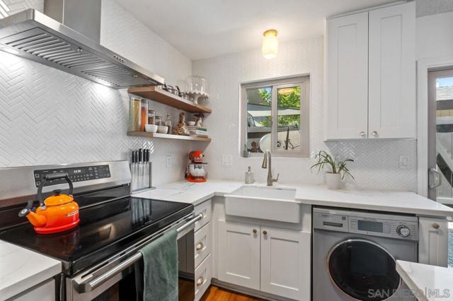 8150 Lemon Ave, La Mesa CA: https://media.crmls.org/mediaz/32b51ba4-ffd7-4023-87cf-f79980b4af65.jpg