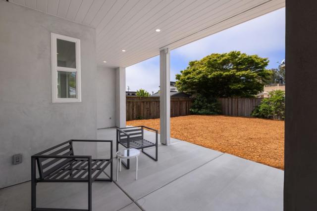 355 30th Avenue, Santa Cruz CA: https://media.crmls.org/mediaz/32b52dba-56bd-49fb-9444-e75a218c89f7.jpg