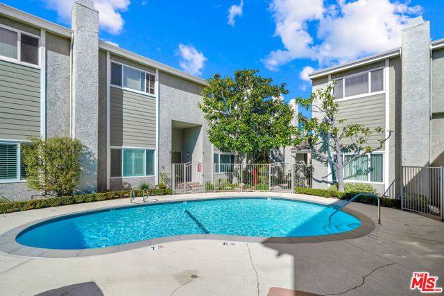 609 Meyer Lane, Redondo Beach, California 90278, 2 Bedrooms Bedrooms, ,1 BathroomBathrooms,Residential,Sold,Meyer,23239303