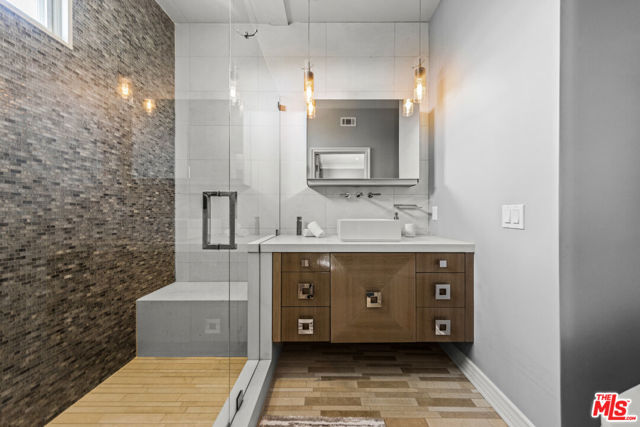 Drew Fenton | 3170 KINGS Court Los Angeles CA | MLS: 7365327 Drew Fenton | 3170 KINGS Court Los Angeles CA | MLS: 7365327