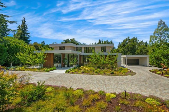 88 Tuscaloosa Avenue, Atherton CA: https://media.crmls.org/mediaz/32b71f8c-342e-41a4-ab2e-c52209d4c59d.jpg