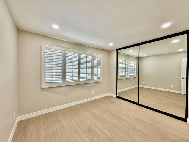 370 Rosecrans St, San Diego CA: https://media.crmls.org/mediaz/32b78a3b-5428-4cd5-89a5-91c143931c86.jpg