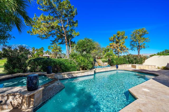 1 Birkdale Circle, Rancho Mirage CA: https://media.crmls.org/mediaz/32b821ac-cec6-4423-bafe-35bbd645dd59.jpg