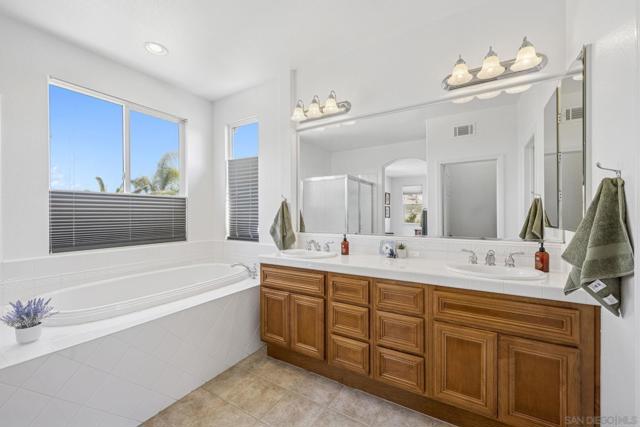 1266 Mariposa Rd, Carlsbad CA: https://media.crmls.org/mediaz/32b9003c-573a-4722-9f5b-2c0297486e87.jpg