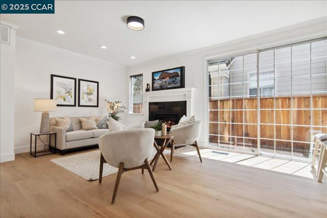 1666 Brush Creek Pl, Danville CA: https://media.crmls.org/mediaz/32b94c61-bc3a-45c2-be9e-6272b5577324.jpg