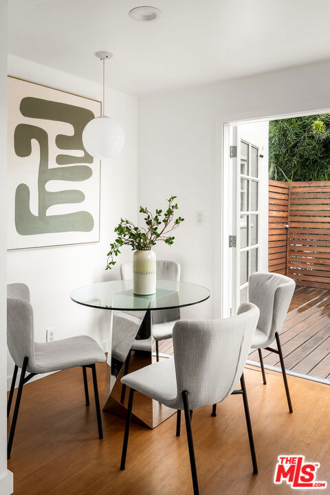 2745 La Cuesta Drive, Los Angeles CA: https://media.crmls.org/mediaz/32b9b75c-5a24-4cf5-a8a5-fce52803f367.jpg