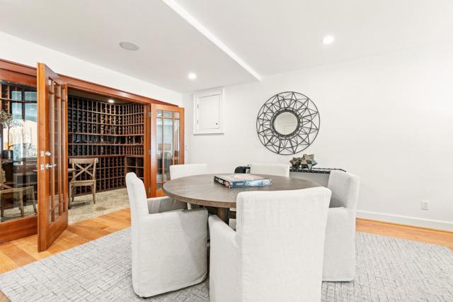 6 Zachary Court, Menlo Park CA: https://media.crmls.org/mediaz/32b9e59c-a739-48cc-95d3-1e3e6c4be7cd.jpg
