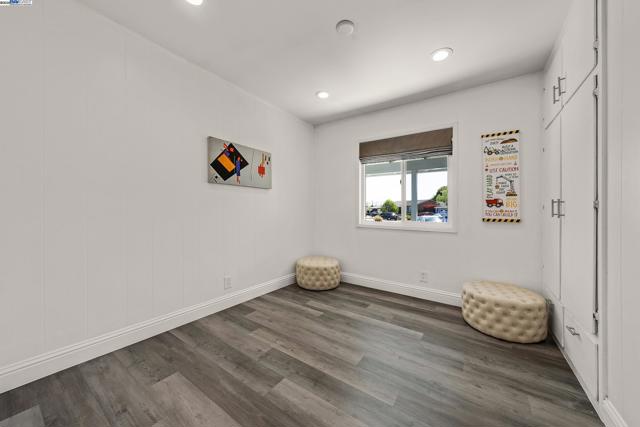 141 Peony Ct, Fremont CA: https://media.crmls.org/mediaz/32b9f931-941f-432d-8edc-fdada0d3ac53.jpg