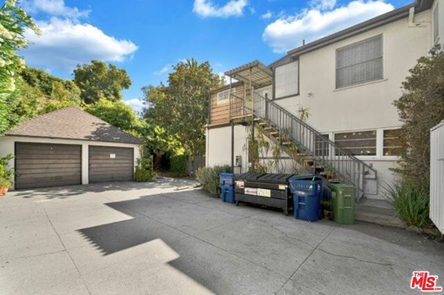 11378 Ovada Place, Los Angeles CA: https://media.crmls.org/mediaz/32ba4104-0dd0-45a5-a56d-736b0f0768da.jpg
