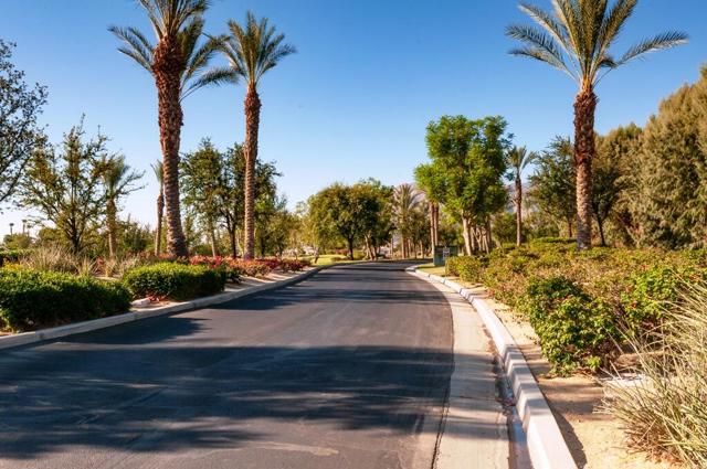 61260 Portulaca Drive, La Quinta CA: https://media.crmls.org/mediaz/32baa7a1-e32c-4e43-a1d3-dde9418cf1ac.jpg