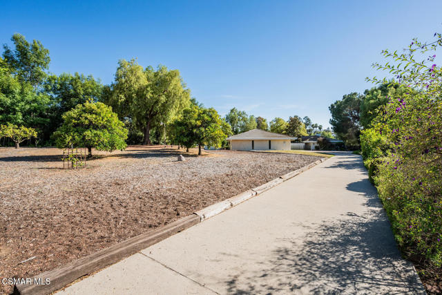 356 Laguna Terrace, Simi Valley CA: https://media.crmls.org/mediaz/32bb0c1a-1e4c-41c1-b232-bad2454dd5a4.jpg