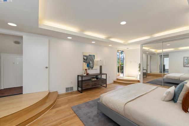 5708 Colton Blvd, Oakland CA: https://media.crmls.org/mediaz/32bb2d8a-af53-4d2d-aff1-34835ccb53e2.jpg