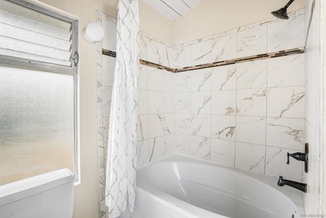 2544 Navarra Dr,  CA: https://media.crmls.org/mediaz/32bbbcc5-a3c3-4d90-a2dd-864a721d4e39.jpg