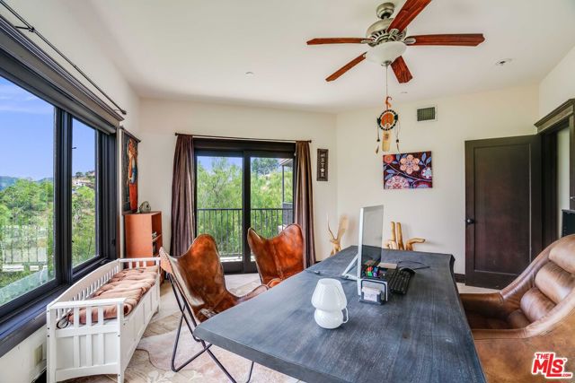 22252 W ALTA Drive, Topanga CA: https://media.crmls.org/mediaz/32bd01fa-0494-4ed1-b726-726a65ed8fce.jpg