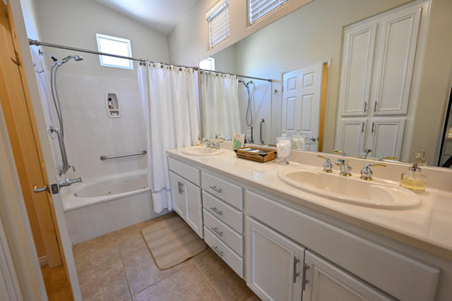 45439 Shaugnessy Drive, Indio CA: https://media.crmls.org/mediaz/32bd13f4-c35c-495b-b436-cdefde3612df.jpg