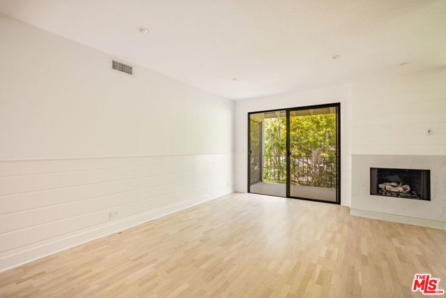 502 San Vicente Boulevard, Santa Monica CA: https://media.crmls.org/mediaz/32be356a-29b4-42c8-91a9-db7a0b8e3f9f.jpg