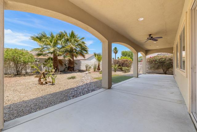 80598 Avenida San Felipe, Indio CA: https://media.crmls.org/mediaz/32bec1bd-1a89-46d0-be11-5d072169a21e.jpg