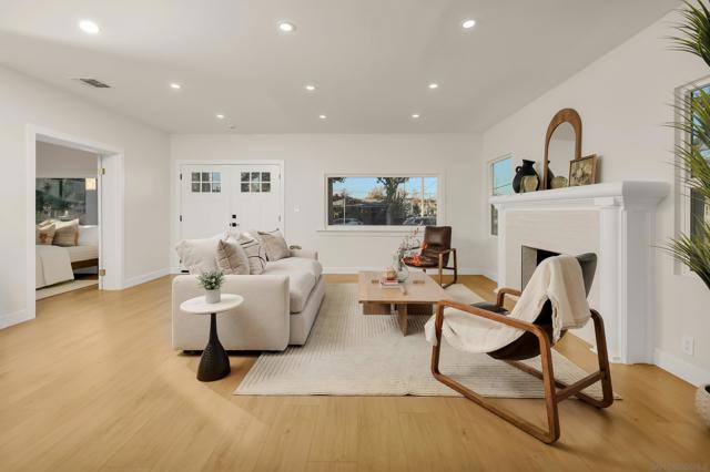 1900 W 41St St, Los Angeles CA: https://media.crmls.org/mediaz/32bf07e2-60af-485c-9ccd-9ba4ffa73c8b.jpg