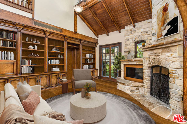 25010 Thousand Peaks Road, Calabasas CA: https://media.crmls.org/mediaz/32bf87de-0974-4f7a-b41d-caba95d5597a.jpg