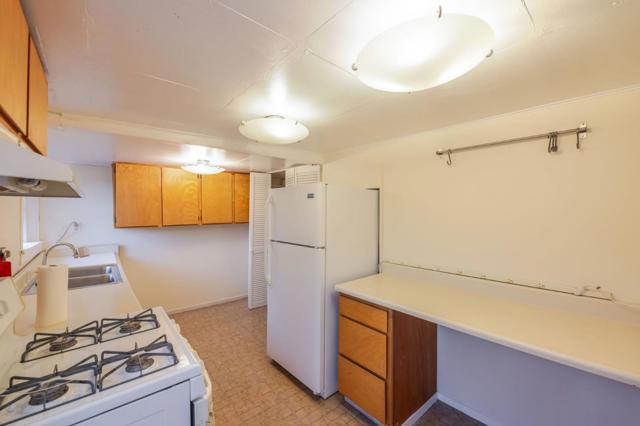 1009 Miramontes Street, Half Moon Bay CA: https://media.crmls.org/mediaz/32bf9145-9551-412e-be4e-805dff892eff.jpg