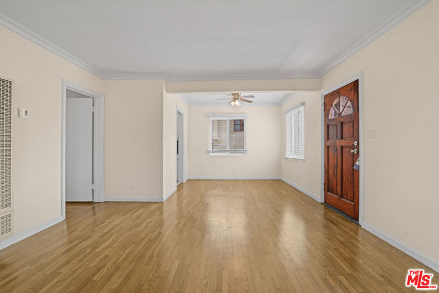 833 15th Street, Santa Monica CA: https://media.crmls.org/mediaz/32bfaba7-c905-4f61-9228-feac43819ee7.jpg