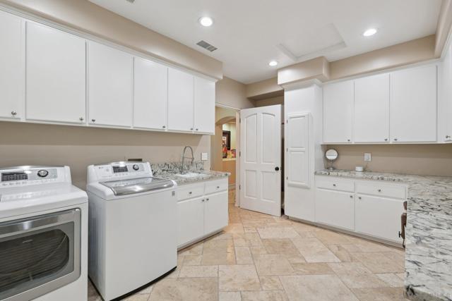 13371 Summit Cir, Poway CA: https://media.crmls.org/mediaz/32bfce07-8f42-4fd4-95c3-a84e721c10d1.jpg