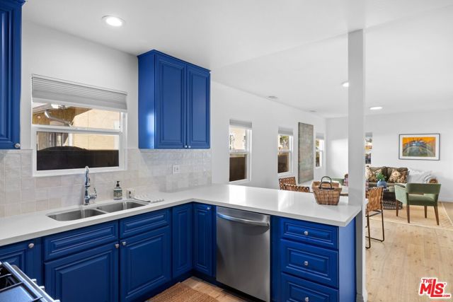 2400 W 74th Street, Los Angeles CA: https://media.crmls.org/mediaz/32c0126f-8559-40fb-8e14-37960e02f9b9.jpg
