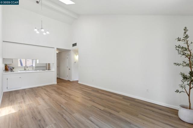 3847 Vineyard Ave, Pleasanton CA: https://media.crmls.org/mediaz/32c05477-69e4-4c62-b4f8-aa97c9e57fd1.jpg