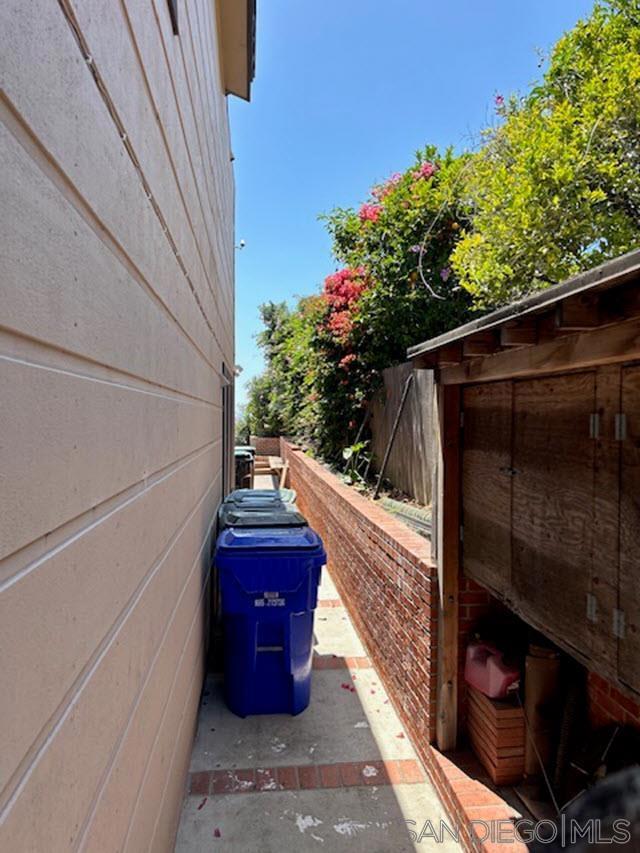 3154 Lloyd St, San Diego CA: https://media.crmls.org/mediaz/32c09cdd-15c0-4d0d-b5f6-0f48d0aacacf.jpg