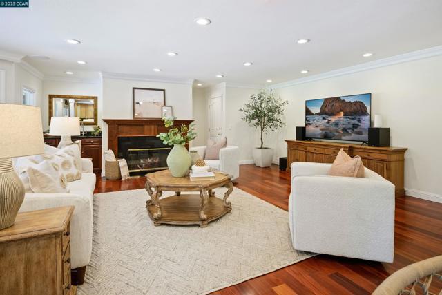 4405 Deer Ridge Rd, Danville CA: https://media.crmls.org/mediaz/32c14c1c-bea2-4d08-9598-b23c66e5085f.jpg