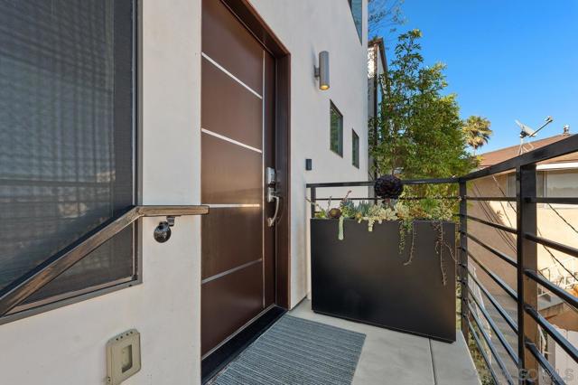 3144 Emerson St, San Diego CA: https://media.crmls.org/mediaz/32c1cff6-d961-4de9-a5ba-0cb72c0a5dab.jpg