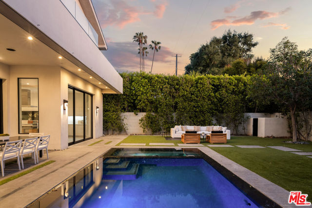 4445 Camellia Avenue, Studio City CA: https://media.crmls.org/mediaz/32c2062d-b988-4db3-beb1-5db3a0e360d8.jpg
