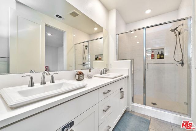 12008 Turnleaf Avenue, Whittier CA: https://media.crmls.org/mediaz/32c2559f-3226-4ee4-961e-4063be928789.jpg