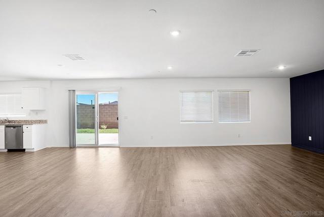 1428 Wild Prairie Way, Hemet CA: https://media.crmls.org/mediaz/32c288ff-88d2-446b-a2b1-f0690bb4147d.jpg