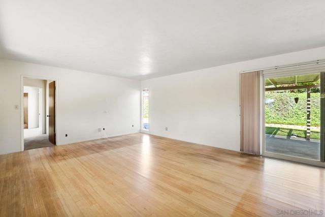 MLS #250041928SD image #11