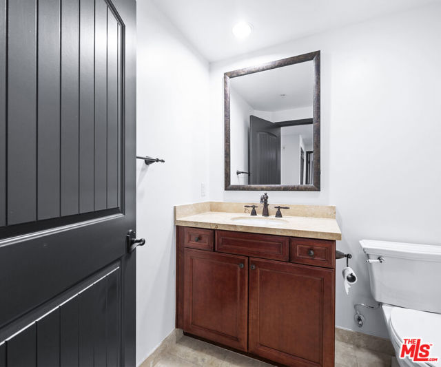 155 N Hamilton Drive, Beverly Hills CA: https://media.crmls.org/mediaz/32c2f0a3-bdba-47dc-aaca-eb123a9e54bb.jpg