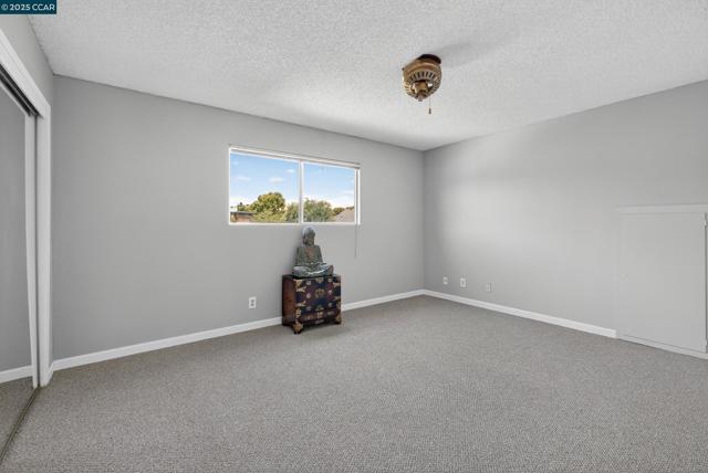 2173 Madrone Dr, Fairfield CA: https://media.crmls.org/mediaz/32c44a79-8838-48c2-b3c1-6ced043ba1cf.jpg