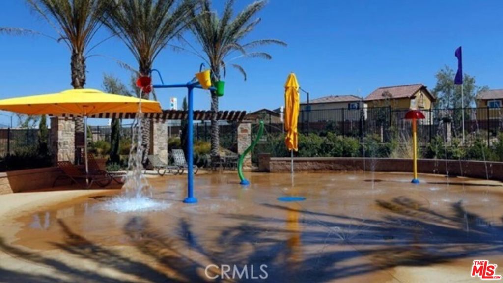https://media.crmls.org/mediaz/32c4762c-1bea-408f-a7bc-db0932588c52.jpg?preset=X-Large