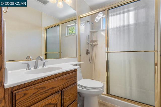 15745 Via Corta, San Lorenzo CA: https://media.crmls.org/mediaz/32c4a0aa-3c5d-41e3-929c-63a0c204a7ec.jpg