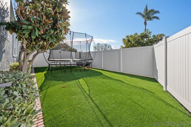 800 3rd St, Coronado CA: https://media.crmls.org/mediaz/32c51bf9-b2fb-4fe4-9e76-482447b27d5c.jpg