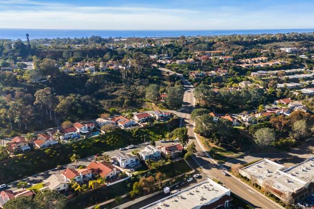 Detail Gallery Image 31 of 32 For 381 via Almansa, Encinitas,  CA 92024 - 5 Beds | 3 Baths