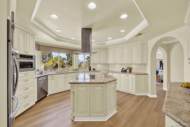 12206 Fairway Pointe Row, San Diego CA: https://media.crmls.org/mediaz/32c7ca25-0f2d-46e8-821d-56fc8df9af5e.jpg